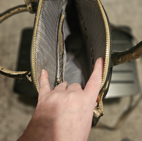 Handbag - Picture 10 of 11